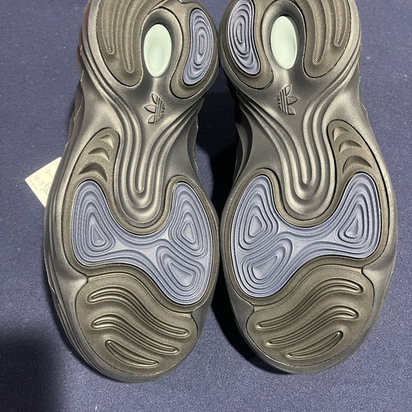 Adidas - Picture 5 of 5